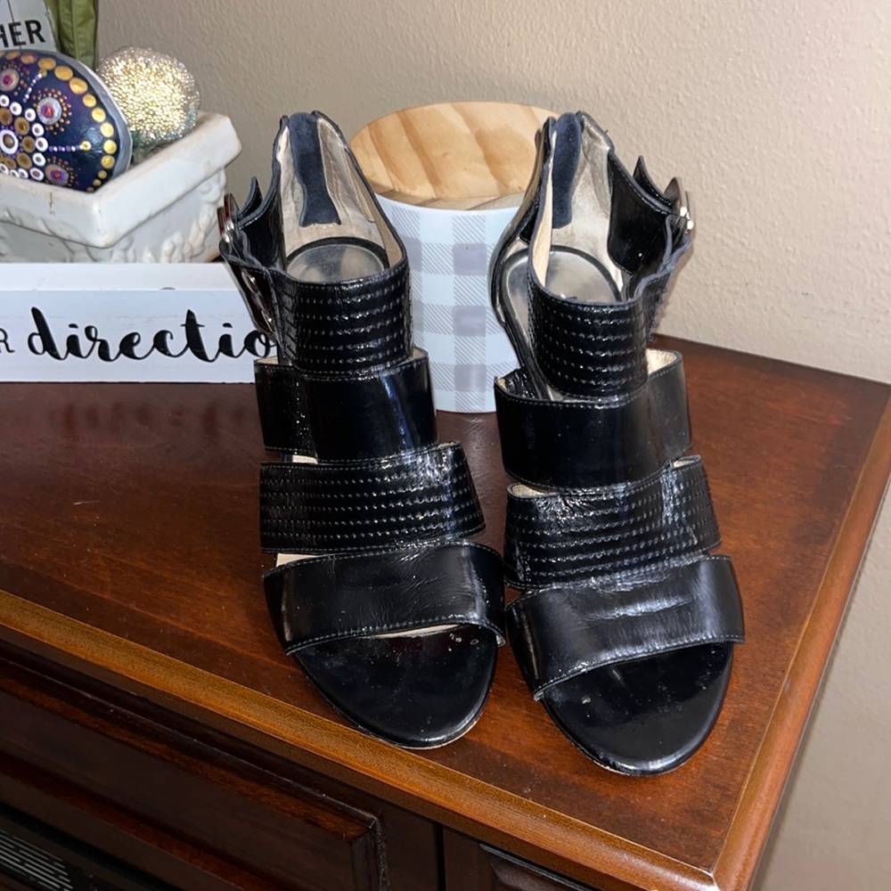 Michael Kors patent leather open toe zip back black heels sz 5 1/2 EUC